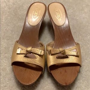 TOD’S Wooden Clogs